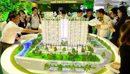 Thuế ủy quyền bất động sản: Không nên 'đánh' người ngay