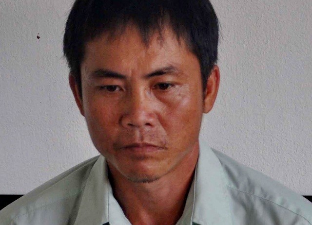 Bị từ chối 'yêu', chồng tạt acid vợ