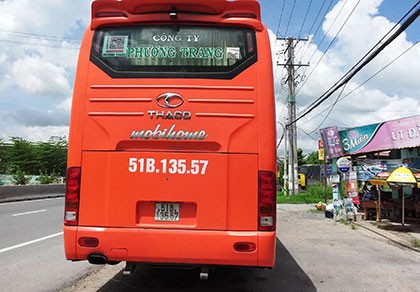 Phát hiện 3 hành khách mang theo hơn 1.000 gói thuốc lá lậu