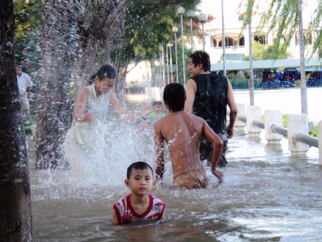Mưa lớn cộng với triều cường, Cần Thơ sẽ... thua