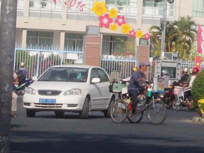 một trong số gần 200 xe công của Cần Thơ