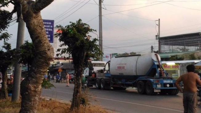 Xe bồn va chạm xe máy, 1 người tử vong