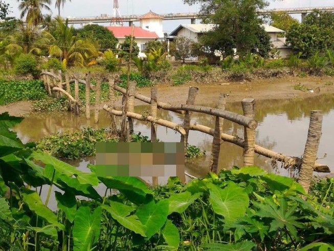 Tử thi lõa thể chưa rõ giới tính dưới kênh Xáng Cụt