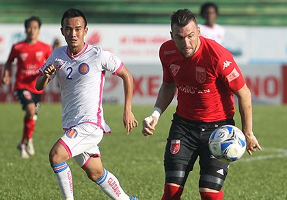 Đội bóng 'chấp' ngoại binh, ban tổ chức V-League bó tay