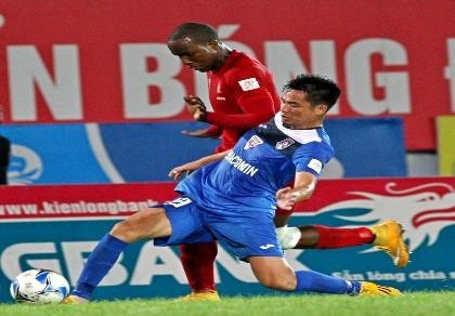 Vòng 24 V-League: Thủ môn sai lầm, Than Quảng Ninh ôm hận