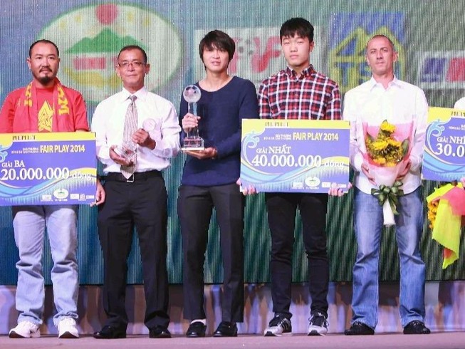 Thành Lương rộng cửa đoạt Quả bóng vàng 2016