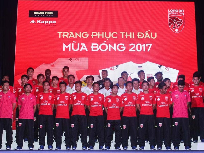 Long An đá bóng vì người hâm mộ