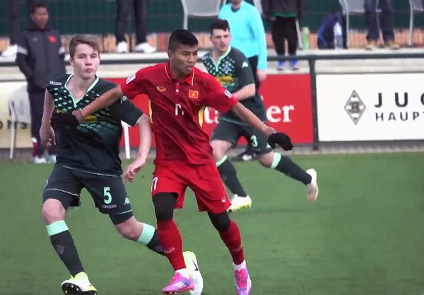 U-20 Việt Nam thua nhẹ U-23 Borussia Moenchengladbach