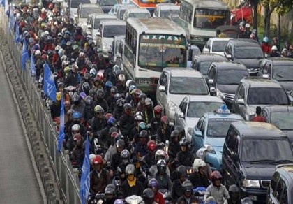 Kẹt xe 72 tiếng ở Indonesia, 12 người tử vong