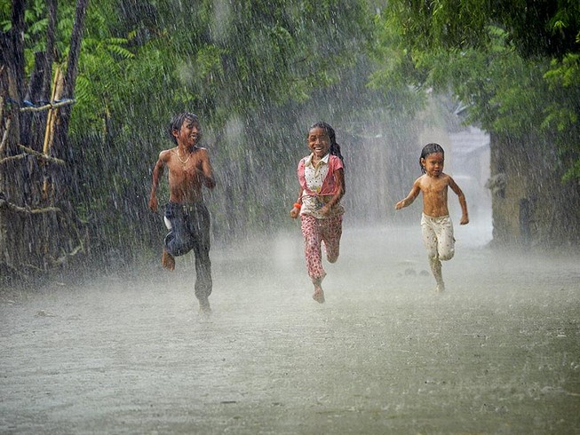 Ngày mai miền Bắc sẽ đón mưa trên diện rộng