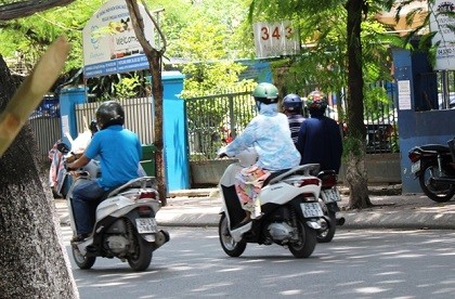 Miền Bắc mưa dông, miền Trung nắng nóng 40 độ C