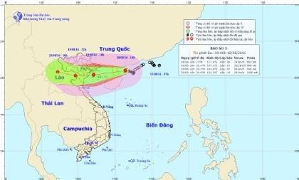 Di dời dân trước khi bão Thần sét giật cấp 14 ập vào