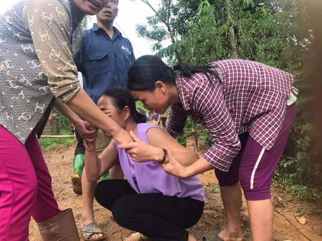 Có cả trẻ em bị vùi trong vụ sạt lở ở Hòa Bình