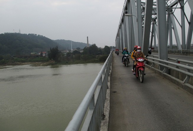 Phát hiện thi thể học sinh lớp 9 trên sông Lam