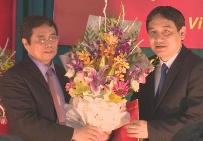 Ông Nguyễn Đắc Vinh giữ chức Bí thư Tỉnh ủy Nghệ An