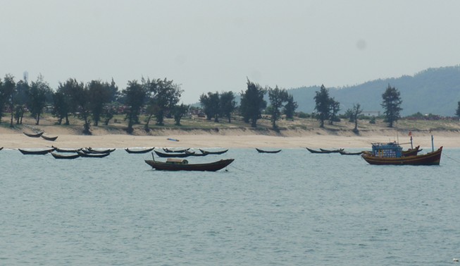 Hàng chục tấn gạo đã đến tay ngư dân Hà Tĩnh
