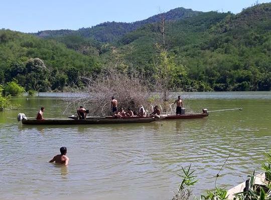 Bơi ra sông Lam bắt tổ kiến, một học sinh lớp 11 chết đuối