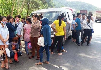 Một người dân chặn xe ra đầu thú, công nhân trở lại làm việc