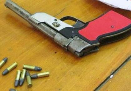 Bắt đôi nam nữ mang súng, đạn đi buôn heroin