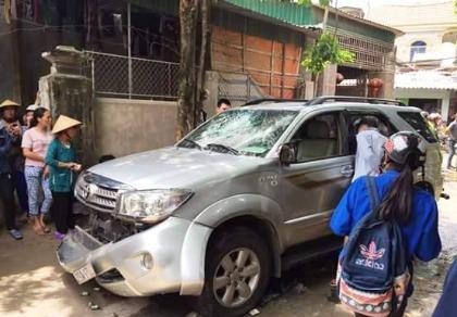 Sự thật vụ dân đập phá xe hơi 'bắt cóc trẻ em' gây xôn xao