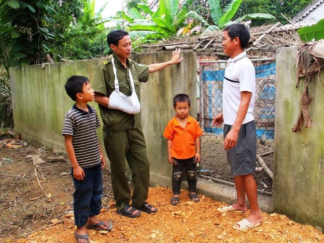 Bị khởi tố vì chém trưởng công an xã