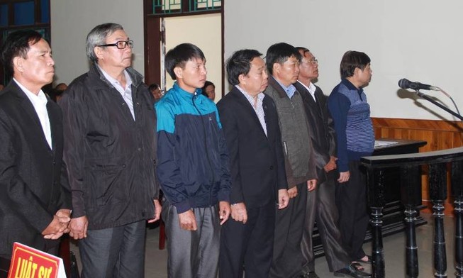Làm thất thoát hơn 10 tỉ đồng vì... 'thương dân'