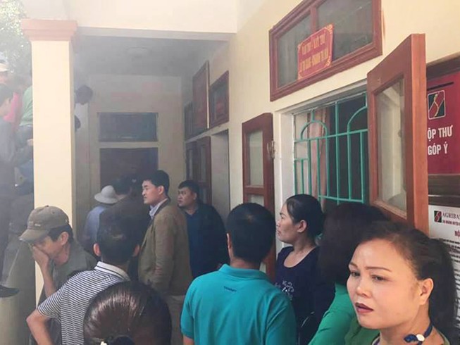 Dân truy đuổi giải cứu bé trai 2 tuổi nghi bị bắt cóc