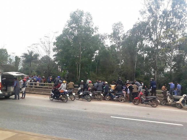 Bị tàu hỏa hất văng 50m, người đàn ông tử vong