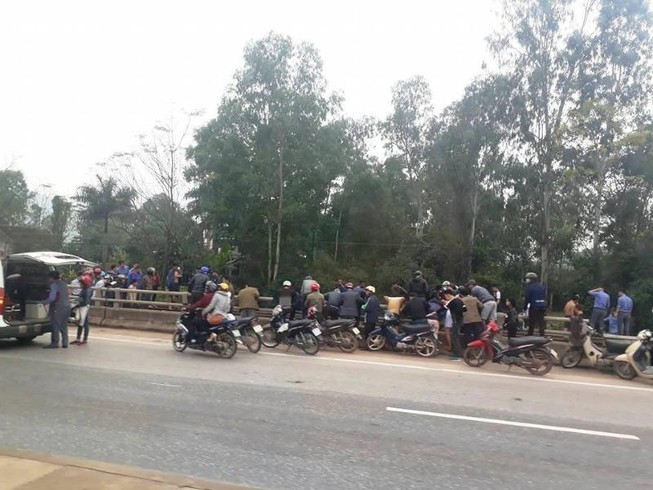 Công nhân đường sắt bị tàu hỏa tông trọng thương