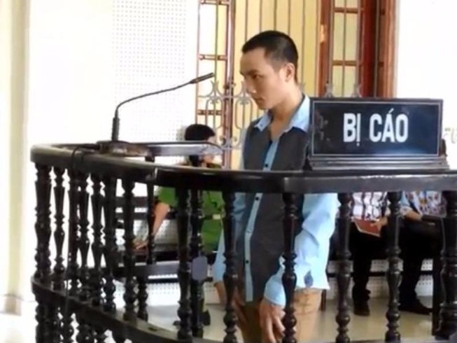 Đánh vợ gần chết, vào tù vẫn dọa vợ không được bỏ chồng