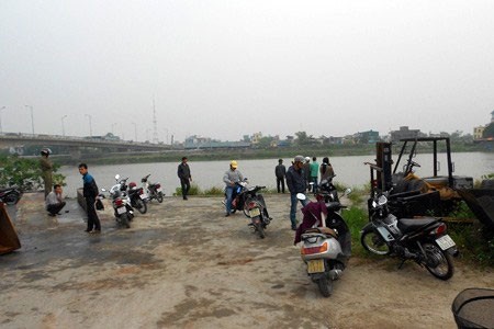 Phát hiện thi thể phụ nữ trôi sông sau ba ngày mất tích