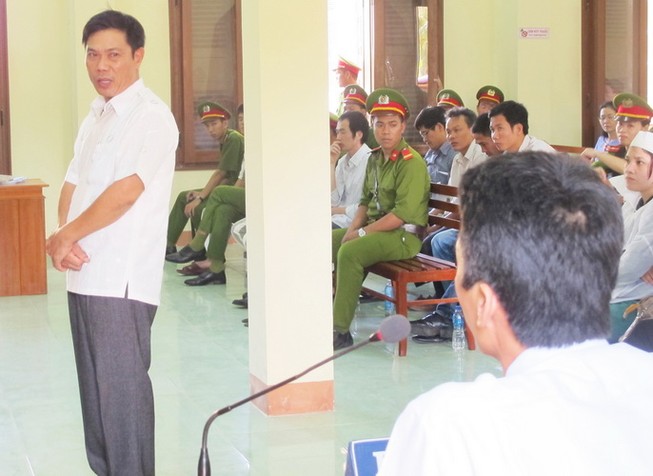 Ngày mai, phó Công an thành phố Tuy Hòa hầu tòa