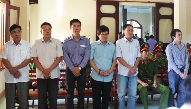 Đang xét xử Phó Công an TP Tuy Hòa trong vụ đánh chết nghi can