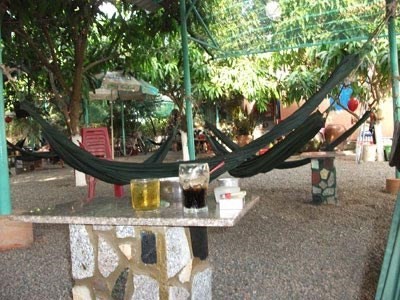 Chủ quán nước 'tranh thủ' môi giới bán dâm