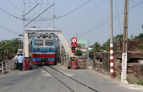 Vụ tai nạn đường sắt thảm khốc ở cầu Ghềnh: 4 năm chưa xử xong