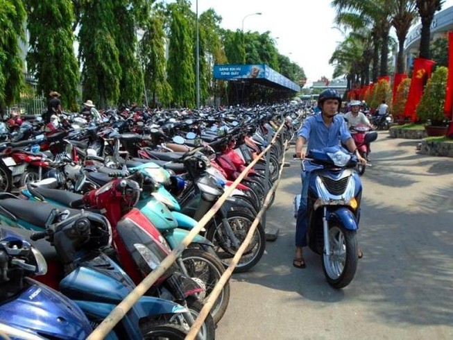 Ghi nhận tại bến xe Miền Đông trong ngày đầu kỳ nghỉ lễ kéo dài