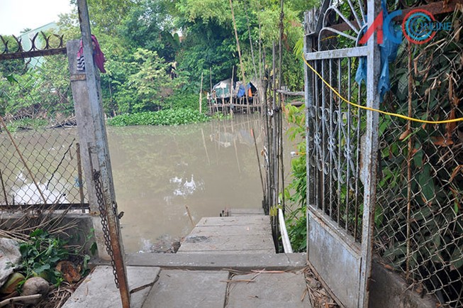 Ba chị em bé gái chết đuối thương tâm