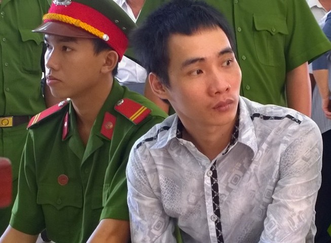 Kẻ hiếp, giết người, móc mắt xin tử hình sớm để khỏi ám ảnh