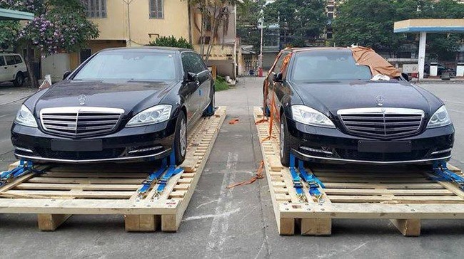 Hai chiếc limousine chống đạn của Mercedes-Benz có mặt tại Việt Nam