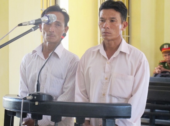 Tuyên án tù giam 2 người thân của HS bị công an xã đánh chết