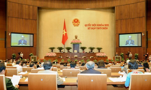 Chính thức thông qua Nghị quyết về bảo hiểm xã hội một lần