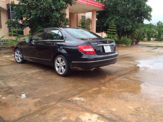 Bắt giữ nghi can cướp Mercedes của đại gia