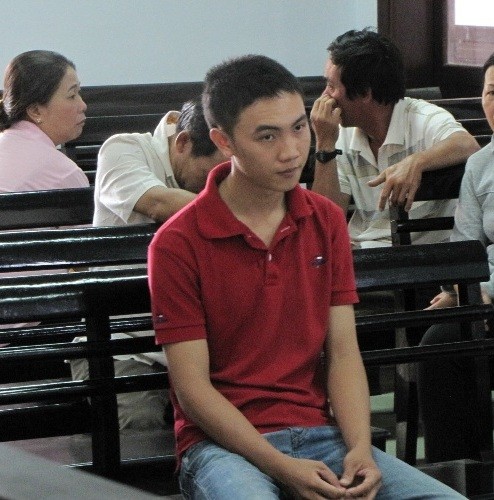 Chiếm đoạt xe của khách, đi hẹn gặp bạn gái thì bị bắt