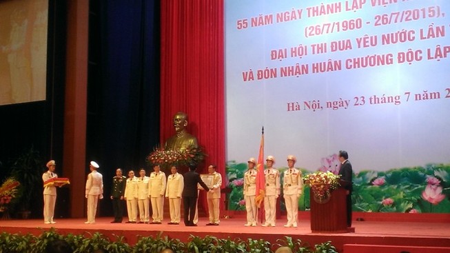 Trao tặng Huân chương Độc lập hạng Nhất cho ngành Kiểm sát nhân dân