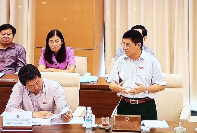 Không thể cùng lúc vừa điều tra vừa giữ người