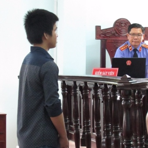 Thiếu niên 16 tuổi lãnh 7 năm tù vì… yêu sớm