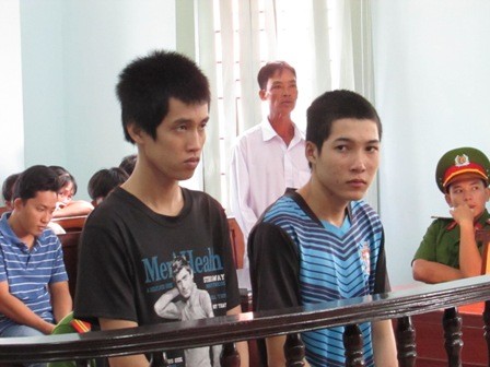 Đến xin giảng hòa bị bạn đâm chết