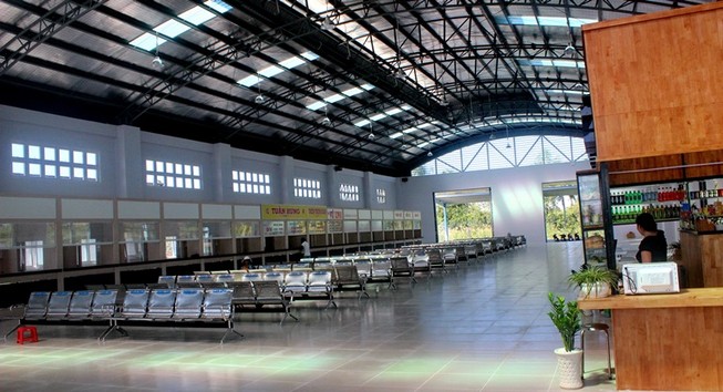 Bến xe mới hoành tráng nhất miền Tây vắng teo khách
