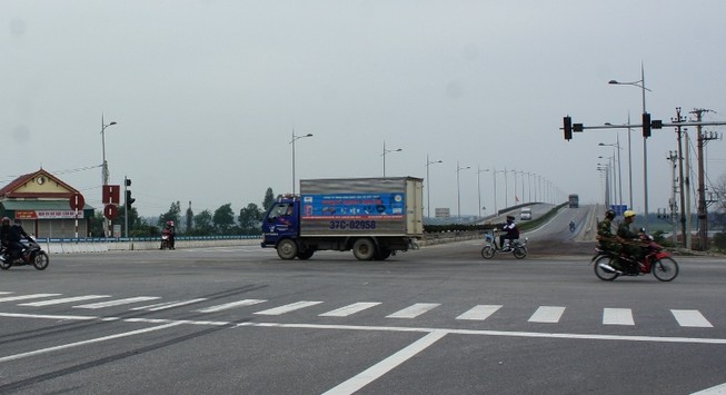 Bắt đầu tăng vé qua cầu Bến Thủy