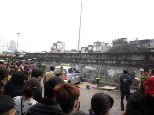Vụ taxi ‘điên’: Nhân viên trông xe tự ý lái xe khách gửi